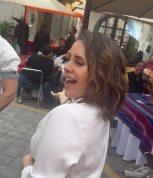 Jackie Sauza Instagram - AGRADECIDA CON DIOS Y LA VIDA POR PERMITIRME COMPARTIR CON TANTAS PERSONAS TAN LINDAS QUE LLENARON MI CORAZÓN CON RISAS, PLÁTICAS INCREÍBLES, ENSEÑANZAS Y COMPAÑÍA 🫶🏻 GRACIAS @productormejia Y @meatrevoaamarte POR PERMITIRME DIVERTIRME EN ESTE PROTECTO 🙌🏻🤩 ME LOS LLEVO EN EL ❤️