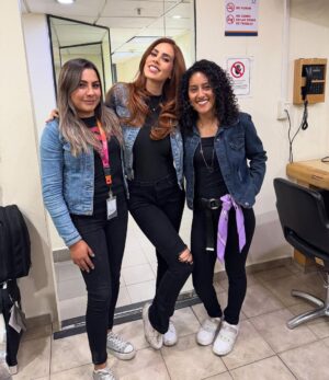 Jackie Sauza Instagram - AGRADECIDA CON DIOS Y LA VIDA POR PERMITIRME COMPARTIR CON TANTAS PERSONAS TAN LINDAS QUE LLENARON MI CORAZÓN CON RISAS, PLÁTICAS INCREÍBLES, ENSEÑANZAS Y COMPAÑÍA 🫶🏻 GRACIAS @productormejia Y @meatrevoaamarte POR PERMITIRME DIVERTIRME EN ESTE PROTECTO 🙌🏻🤩 ME LOS LLEVO EN EL ❤️