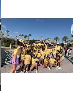 Jacqueline Bracamontes Instagram - Fin de semana de pura celebración por el cumpleaños 12 de Jacky en @universalorlando! 🎢  Mil gracias por esta experiencia increíble, estamos disfrutando al miiiiil! #UniversalOrlando”