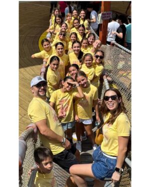 Jacqueline Bracamontes Instagram - Fin de semana de pura celebración por el cumpleaños 12 de Jacky en @universalorlando! 🎢  Mil gracias por esta experiencia increíble, estamos disfrutando al miiiiil! #UniversalOrlando”
