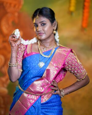 Jasmine Parveen Instagram - Kanima😉✨
.
.
.
Mua: @kanchans_carving 
Blouse: @reshmi_boutique_ 
Jewels: @gold_copy1486 
Place: @illusion_studios_ 
Pc: @gokul_krishnan_1010