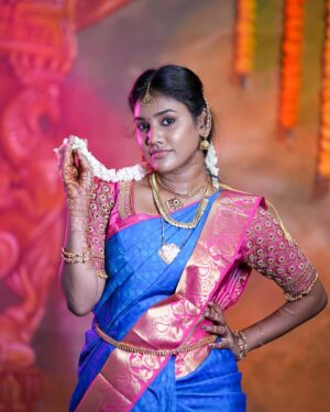 Jasmine Parveen Instagram - Kanima😉✨
.
.
.
Mua: @kanchans_carving 
Blouse: @reshmi_boutique_ 
Jewels: @gold_copy1486 
Place: @illusion_studios_ 
Pc: @gokul_krishnan_1010