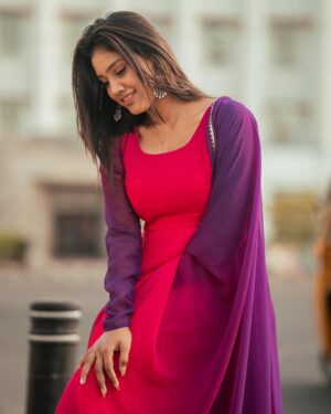 Jasmine Parveen Instagram - 💜🦋
.
.
📸: @jascaptures_ 
👗: @akshara___boutique