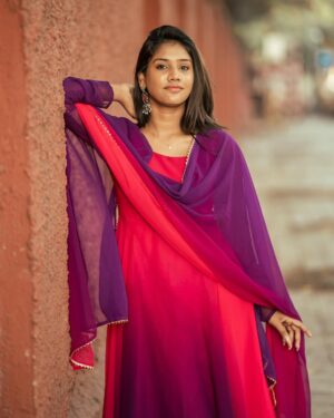 Jasmine Parveen Instagram - Azhagiya Theeye…💜
.
.
👗: @akshara___boutique 
📸: @jascaptures_ 
💍: @mei_izhai_store