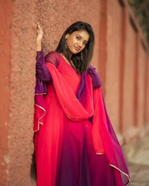 Jasmine Parveen Instagram - Azhagiya Theeye…💜
.
.
👗: @akshara___boutique 
📸: @jascaptures_ 
💍: @mei_izhai_store