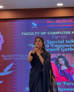 Jasmine Parveen Instagram - கலை🎭✨
.
.
 Thank you @mgreri ❤️
Saree: @kaithari_studio 👗
.
.