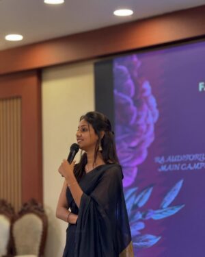 Jasmine Parveen Instagram - கலை🎭✨
.
.
 Thank you @mgreri ❤️
Saree: @kaithari_studio 👗
.
.