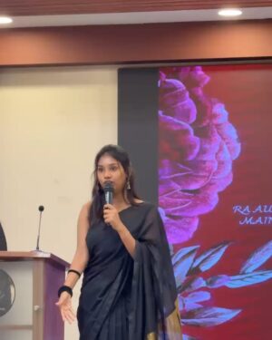 Jasmine Parveen Instagram - கலை🎭✨
.
.
 Thank you @mgreri ❤️
Saree: @kaithari_studio 👗
.
.
