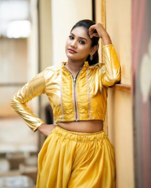 Jasmine Parveen Instagram - Jodi r u ready @vijaytelevision 
.
.
📸: @merrytohearts_ 
💄: @miss_pretty_makeoverartist
🪮: @makeover_by___archana