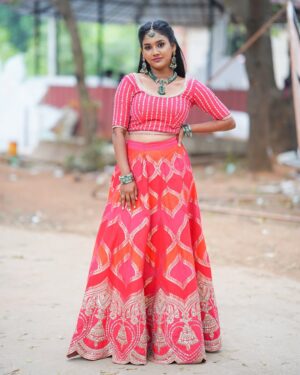 Jasmine Parveen Instagram - Jodi r u Ready @vijaytelevision 🩷 
.
.
💄: @kanchans_carving 
💍: @jewelhub_chennai 
👗: @lithas_rentals 
🎥: @portraitsbyn 
.
.