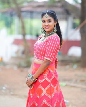 Jasmine Parveen Instagram - Jodi r u Ready @vijaytelevision 🩷 
.
.
💄: @kanchans_carving 
💍: @jewelhub_chennai 
👗: @lithas_rentals 
🎥: @portraitsbyn 
.
.