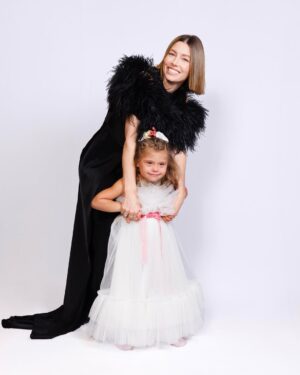 Jessica Biel Instagram - Today is #WorldDownSyndromeDay, a cause close to my heart because of my wonderful niece, @lovelyzayab. Along with @jpbiel & @shamanrose, I’m supporting @globaldownsyndrome to help more individuals thrive. Everyone deserves the care they need. Let’s make a difference together! Link in bio to donate 💙🌎