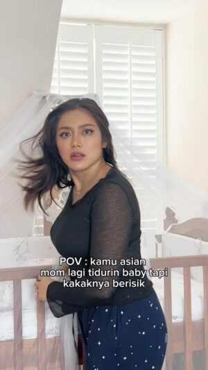 Jessica Iskandar Instagram - Cukup dengan mata ini.. iya kan mommaaa?