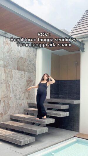 Jessica Iskandar Instagram - Emang bumil itu manjahh dan harus syahdu 🫣☺️