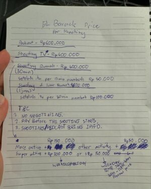 Jessica Iskandar Instagram - EL Barack bikin price list. LOL contact mama Jedar untuk booking ya.. EL sayang adee Giaaa selalu. Si nona manis.