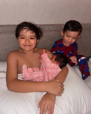 Jessica Iskandar Instagram - Me and Don will show you the world and be there for you little princess! We love you!