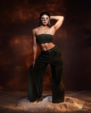Jihane Almira Chedid Instagram - "If you can't stand up, you can't do war."

#lensedbyfandyfd @fandy_the @fdphotographybeauty @fdphotography90 
MUA @tama_prahtama 
#styledbybellyiverzon @bellyiverzon 
Hairstylist @bylifitahuang 
Wardrobe @jesseatelier 

#fdphotography #fdphotography2024 #fdphotographystudio #fdcelebritybeautyportrait