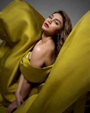 Jihane Almira Chedid Instagram - Wrapped in the verdant allure of a green dress. Vibrant and alive, reminder of growth and renewal—a reflection of the meaningful moments that shapes.

Photographer @frenhendrik90 
Concept @editbeautyqueens 
Stylist @ninanra 
Gown @jacob_wil
Accessories @komangtri
MUA @tama_prahtama 
Hairstylist @hairdoby_ell 
Nails @dcbeautycentre_official 
Studio @peventstudio @alterspacejkt