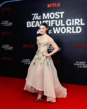 Jihane Almira Chedid Instagram - Netflix Premiere of The Most Beautiful Girl In The World transported me to an ethereal, fairytale-like realm. 

Thank you team 🧚✨🤍

Fashion Stylist @astecat 
Gown @enchantedgown 
Makeup Artist @makeup.aktris @rose7lucky 
Hairstylist @meditrio 
Jewelry @metier.privatejeweller 
Nails @dcbeautycentre_official 
Photographed by @khalid.maula