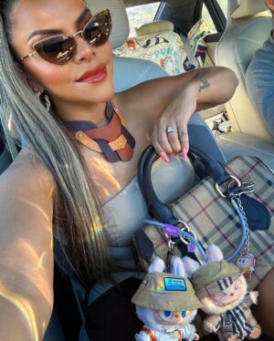 Josetty Hurtado Instagram - My little family 🤎 Palm Springs for the weekend 🏜️ 

#burberry #palmsprings #frenchbulldog #frenchiesofinstagram #frenchie #labubu #california #family