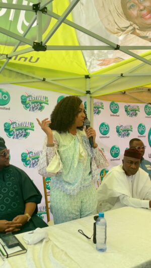 Juliet Ibrahim Instagram - It was a pleasure attending and presenting gifts to @globacomlimited winners in #Abuja
My outfit by @bozillion

 #throwbackthursday #globacom #brandinfluencer #julietibrahim #glofestivalofjoy