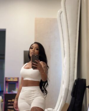 K. Michelle Instagram - And just like that🫶🏽 (I be cracking my lil self up- second slide😝)