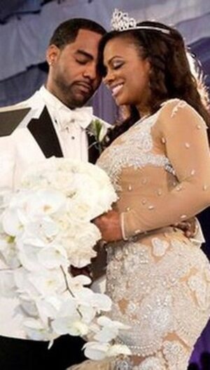 Kandi Burruss Instagram - Wow! I can’t believe it’s been 11yrs of Me & You!  @todd167 I love you sooooooo much! Let’s continue to love, grow, & glow up together. Happy anniversary babe! ❤️❤️😘😘