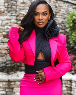 Kandi Burruss Instagram - I’m Leveling Up! 
Much love to everyone who came to the  BK event. Let’s continue to level up together! 💕

Top & Jacket: @area 
Skirt: @adamusclothingdecor 
Shoes: @larroude 
Styled by @1800dhawk 
MUA: @latashawright 
Hair: @sewjodie
📸 @morrisde