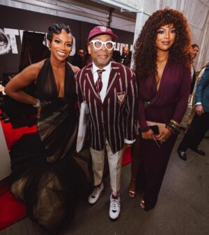 Kandi Burruss Instagram - My posse on Broadway…Literally ! 🎭 
Opening night was a dream. 

📸 @morrisde 
@othellobway