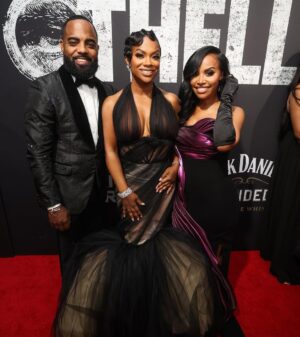Kandi Burruss Instagram - My posse on Broadway…Literally ! 🎭 
Opening night was a dream. 

📸 @morrisde 
@othellobway