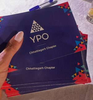 Karishma Kotak Instagram - So happy to be back in Raipur to host a fun evening for @ypo_cg 🎤 #beyondboundaries 🏏