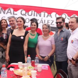 Karol Cariola Instagram - Tenemos candidata a Presidenta de Chile y es nuestra compañera @jeannettejararoman ❤️ con una trayectoria impecable en distintas tareas y roles, es por eso que  la admiro profundamente.

Desde su rol como ministra del trabajo lideró importantes avances como las 40 horas, aumento del salario mínimo, reforma de pensiones, ley karin, entre otros avances para las y los trabajadores de nuestro país. Jeanette tiene la experiencia y liderazgo necesario para gobernar y mejorar la calidad de vida de todas las chilenas y chilenos 🇨🇱