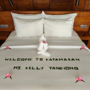Kelly Tandiono Instagram - These are the moments we live for, thank you @katamaranresort for the unforgettable moments, cozy rooms and endless memories ❤️
.
Bikini @covermenot.co
.
#KatamaranResort #KatamaranResortLombok #Memories #Resorts #Lombok #Indonesia