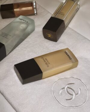 Kiernan Shipka Instagram - The secret to Actress Kiernan Shipka’s red carpet routine? Getting ready with CHANEL Skin Expert @thebeautysandwich—firming, lifting and sculpting the appearance of her skin with the ultimate combination of infrared light, radio-frequency technology and the restorative power of the SUBLIMAGE skincare line! #welovecoco
(@kiernanshipka)

—
SUBLIMAGE L’HUILE-EN-GEL DE DÉMAQUILLAGE Ultimate Comfort and Radiance-Revealing Gel-to-Oil Cleanser
SUBLIMAGE LA LOTION
SUBLIMAGE LE MASQUE Ultimate Mask
SUBLIMAGE LE SÉRUM Ultimate Serum 
SUBLIMAGE LE SÉRUM YEUX Ultimate Eye Serum 
SUBLIMAGE LA CRÈME YEUX Ultimate Eye Cream 
SUBLIMAGE LA CRÈME TEXTURE UNIVERSELLE Ultimate Cream

#KiernanShipka