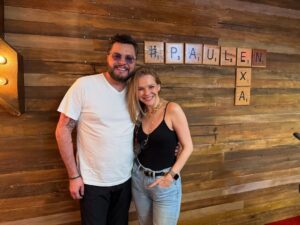 Kika Edgar Instagram - ¡Gracias a nuestra madrina de lujo @kikaedgar Edgar por acompañarnos en este primer programa de #PaulEnExa! 🧡🎉
Risas, anécdotas, talento y mucha buena vibra en una entrevista inolvidable con @paulstanleyd 🎙️✨