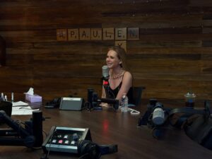 Kika Edgar Instagram - ¡Gracias a nuestra madrina de lujo @kikaedgar Edgar por acompañarnos en este primer programa de #PaulEnExa! 🧡🎉
Risas, anécdotas, talento y mucha buena vibra en una entrevista inolvidable con @paulstanleyd 🎙️✨