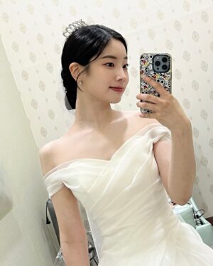 Kim Da-hyun Instagram - 선아 결혼해요👰🏻‍♀️
#그시절우리가좋아했던소녀