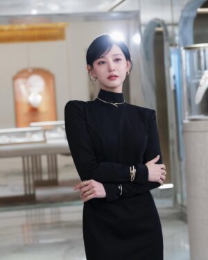 Kim Ji-won Instagram - Thank you Hong Kong and Love Serpenti! 
불가리 세르펜티와 함께한 홍콩의 일정은 너무 아름다웠습니다. 
🐍💎❣️

@bvlgari #bvlgari #bvlgarihk #bvlgarijewellery #bvlgariwatches #serpenti