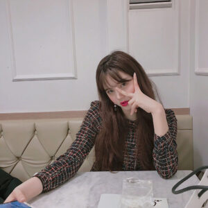Kim Sae-ron Instagram - 둘째랑 데이트🙋🏻💜