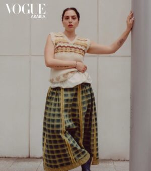 Kinzy Diab Instagram - VOGUE ARABIA x LEVITATE ☁️

Thank you @voguearabia for featuring us in your June Edition <3

Our group exhibition 𝓛𝓮𝓿𝓲𝓽𝓪𝓽𝓮 opens tomorrow at 4 Garden Walk EC2A 3EQ.

Link for the article: https://ar.vogue.me/ثقافة-2/الفنّ-أولاً-معرض-ليڤيتيت-حياتي-دايريز/ 

Photography: @elliotjameskennedy 
Fashion Editor: @nat_westernoff 
Style: @suzannahsnow 
Makeup: @anastasiaborovik_ 
Hair: @_uchinokura_hair 
Production: @jj.mediagroup @naomibergau 
Lighting: @jjlighting_ 
Studio: @jjstudioslondon_ 
Words: @jeannineyazbeck.ak