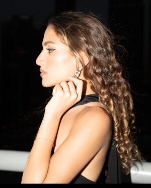 Kinzy Diab Instagram - A night with Givenchy 🤍 @givenchy 

Creative Direction: @alielshenawyy 
Photography : @misbahchowdhury 
Styling: @mohamedashraff 
Make Up: @laloge_uae