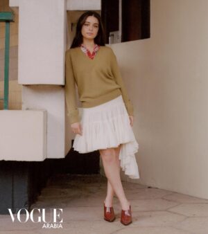 Kinzy Diab Instagram - VOGUE ARABIA x LEVITATE ☁️

Thank you @voguearabia for featuring us in your June Edition <3

Our group exhibition 𝓛𝓮𝓿𝓲𝓽𝓪𝓽𝓮 opens tomorrow at 4 Garden Walk EC2A 3EQ.

Link for the article: https://ar.vogue.me/ثقافة-2/الفنّ-أولاً-معرض-ليڤيتيت-حياتي-دايريز/ 

Photography: @elliotjameskennedy 
Fashion Editor: @nat_westernoff 
Style: @suzannahsnow 
Makeup: @anastasiaborovik_ 
Hair: @_uchinokura_hair 
Production: @jj.mediagroup @naomibergau 
Lighting: @jjlighting_ 
Studio: @jjstudioslondon_ 
Words: @jeannineyazbeck.ak