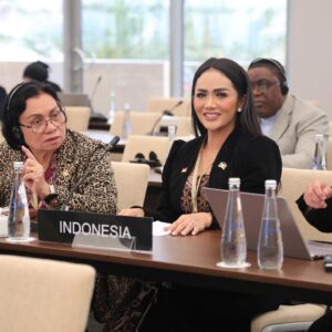 Krisdayanti Instagram - 𝙿𝚊𝚍𝚊 𝚔𝚎𝚜𝚎𝚖𝚙𝚊𝚝𝚊𝚗 146th IPU Assembly
Manama (12 March 2023)
Standing Committee on
Democracy and Human Rights

𝚂𝚊𝚢𝚊 𝚖𝚎𝚖𝚋𝚎𝚛𝚒𝚔𝚊𝚗 𝚒𝚗𝚝𝚎𝚛𝚟𝚎𝚗𝚜𝚒 𝚝𝚎𝚛𝚔𝚊𝚒𝚝
Orphanage trafficking: The role of parliaments in reducing harm

Kami menyadari bahwa panti asuhan memiliki dampak positif maupun negatif bagi anak-anak.  Oleh karena itu, peran penting kami sebagai anggota parlemen adalah untuk memastikan bahwa anak-anak di panti asuhan aman dari perlakuan kekerasan dalam segala bentuk termasuk eksploitasi perdagangan manusia melalui pembuatan dan pengawasan hukum @dpr_ri @bksapdpr 

#ipu146 #parliement4theplanet
𝚋𝚊𝚝𝚒𝚔 𝚐𝚞𝚗𝚞𝚗𝚐𝚊𝚗 𝚔𝚘𝚕𝚎𝚔𝚜𝚒 @lindamariani_official