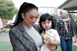 Krisdayanti Instagram - Sunday Batu 🖤 #FamilyDay