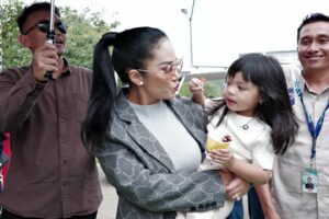 Krisdayanti Instagram - Sunday Batu 🖤 #FamilyDay