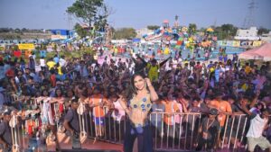 Kriti verma Instagram - When the tickets are sold out and you bring light to the show with a mesmerizing energetic performances…. One heck of a show time 🧿♥️🔥🔥 

#kriti #dance #kritiverma #event #actress
