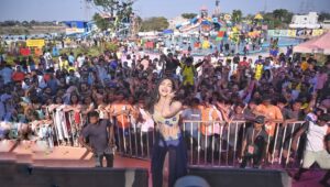 Kriti verma Instagram - When the tickets are sold out and you bring light to the show with a mesmerizing energetic performances…. One heck of a show time 🧿♥️🔥🔥 

#kriti #dance #kritiverma #event #actress