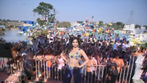 Kriti verma Instagram - When the tickets are sold out and you bring light to the show with a mesmerizing energetic performances…. One heck of a show time 🧿♥️🔥🔥 

#kriti #dance #kritiverma #event #actress