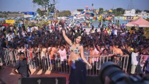 Kriti verma Instagram - When the tickets are sold out and you bring light to the show with a mesmerizing energetic performances…. One heck of a show time 🧿♥️🔥🔥 

#kriti #dance #kritiverma #event #actress