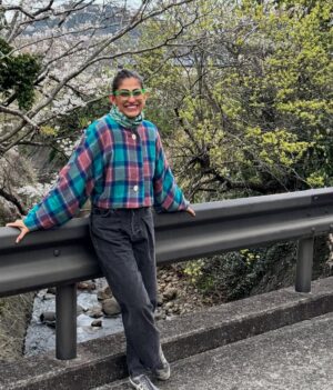 Kubbra Sait Instagram - Writing caption after my BIG FAT THUMBS CLICKED - POST!!!!✉️ 

Day 1 in Kawazu, Izu Peninsula.

Saw (some) last few cherry blossoms, 🌸 hanging loosely on a thread of branches… they made some really cute photos. The teeeny tinyyyy cafés were the cutest and the oldest, cutest peeps served us our meals. 

Happy days 🙌🏽

#Japan #travels #KubbraSait #happiness #joy #love #laugh #india